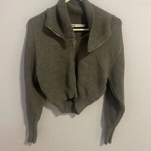 ZARA CROPPED PULL OVER SIZE SMALL
